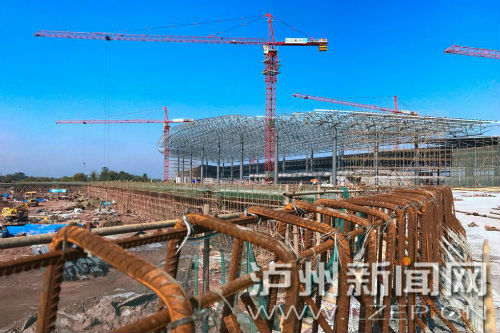 州云龍機(jī)場(chǎng)正全速推進(jìn)建設(shè)，確保7月1日前投入運(yùn)行。 瀘州日?qǐng)?bào)記者 牟科 攝3